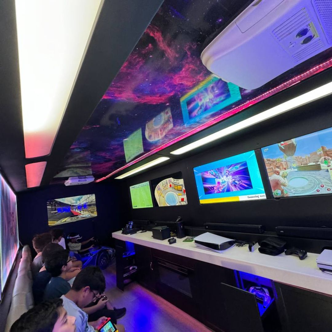 Game truck rentals in Lawrenceville, GA for birthday parties and school events.