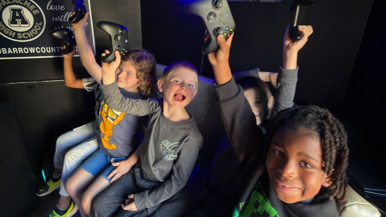 Free online gaming and free virtual DJ at an Atlanta game truck party